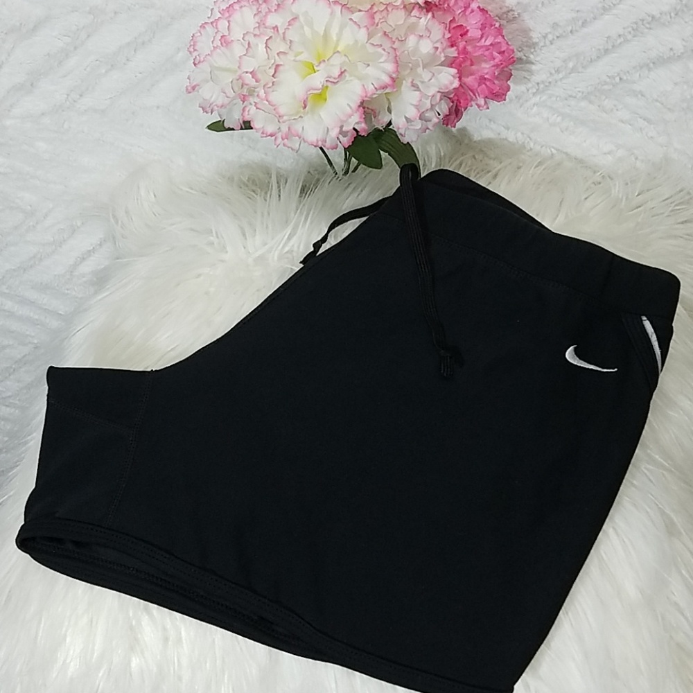 🌟NIKE FIT DRY RUNNING SHORT  WOMEN'S